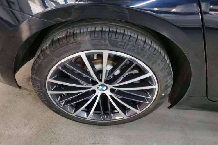 Used BMW 5 Series 2022 Second Facelift 530Li Leading Edition M Sport Package
