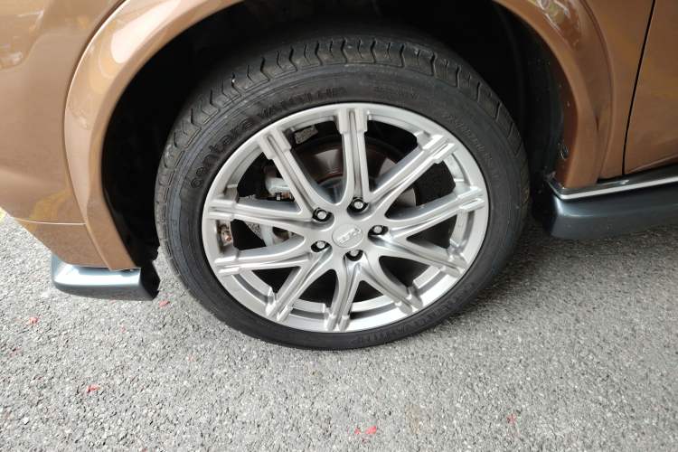 Used Infiniti ESQ 2014 1.6L Spontaneous Edition