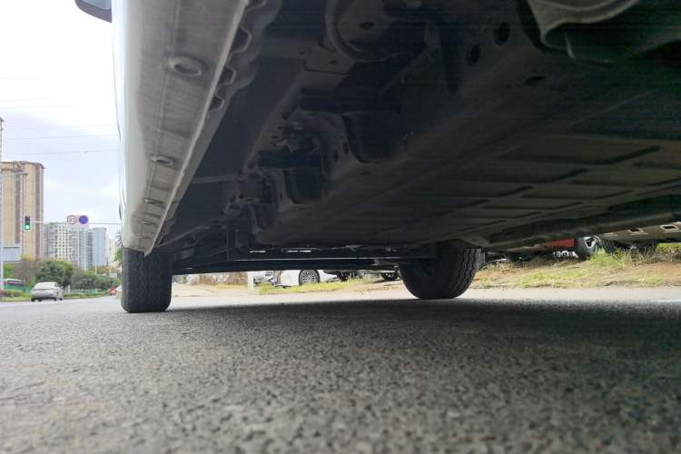 Used Wuling Yangguang 2024 300km Comfort-Grade Passenger Van 60kW
