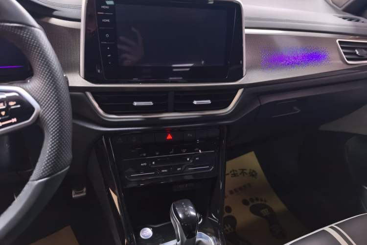 Used Volkswagen T-ROC 2023 300TSI DSG Two-Wheel-Drive Chen Guang Edition