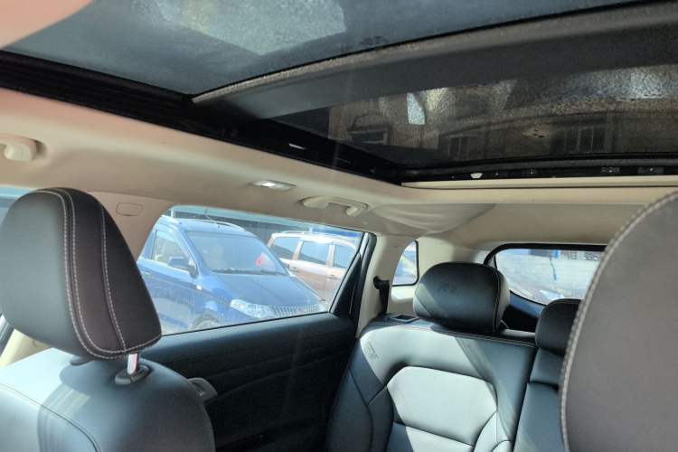 Used Geely Auto Emgrand X7 Sport 2016 1.8TD Automatic ZhiShang Model