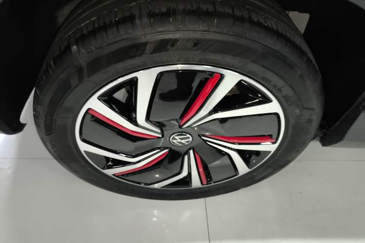 Used Volkswagen Tharu 2024 300TSI Two-Wheel-Drive Moon Luxury Edition