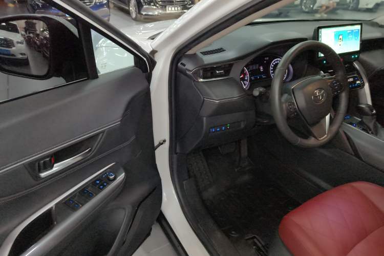 Used Toyota Harrier 2022 2.0L CVT Two-Wheel Drive Deluxe Edition
