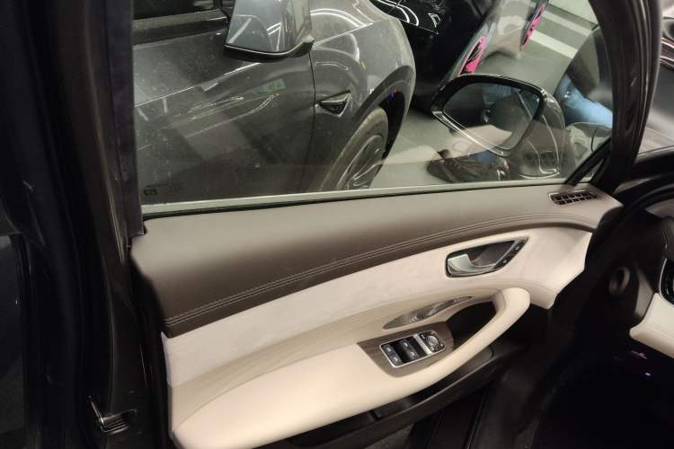 Used Roewe D7 2023 DMH 125km Flagship Edition
