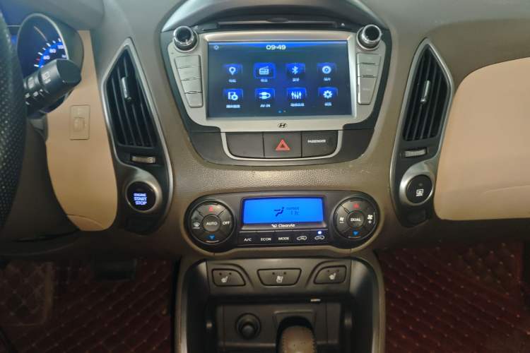 Used Hyundai ix35 2013 2.0L Automatic Two-Wheel Drive Smart GLS China IV Standard