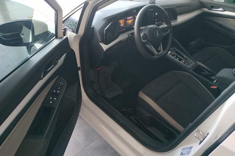 Used Volkswagen Golf 2023 200TSI DSG