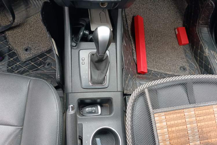 Used BAIC Senova X65 2015 2.0T automatic comfort version
