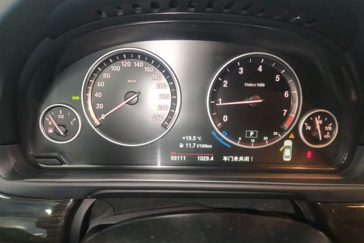 Used BMW 5 Series 2014 525Li Luxury Design Package
