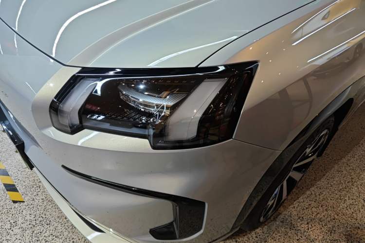 Used AION V 2024 Aion Tyrannosaurus 650 Smart Premium Edition