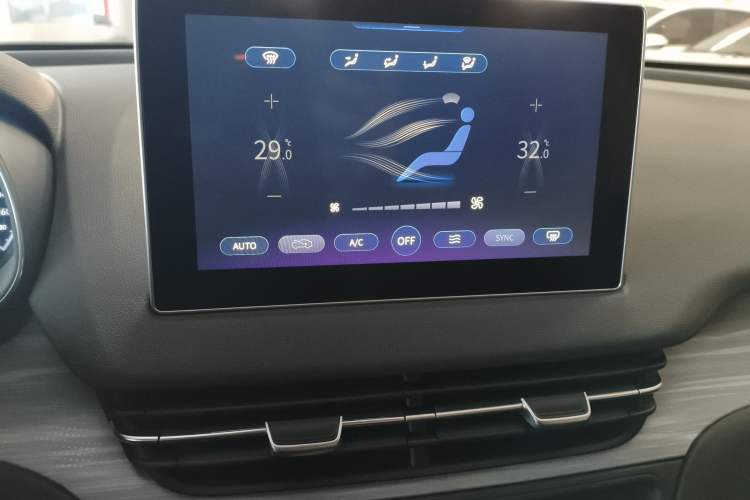 Used Hongqi E-QM5 2024 610 km PLUS
