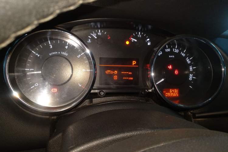 Used Peugeot 3008 2015 2.0L Automatic Classic Edition
