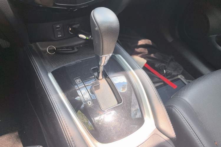 Used Nissan X-Trail 2015 2.0L CVT Comfort MAX Edition 2WD