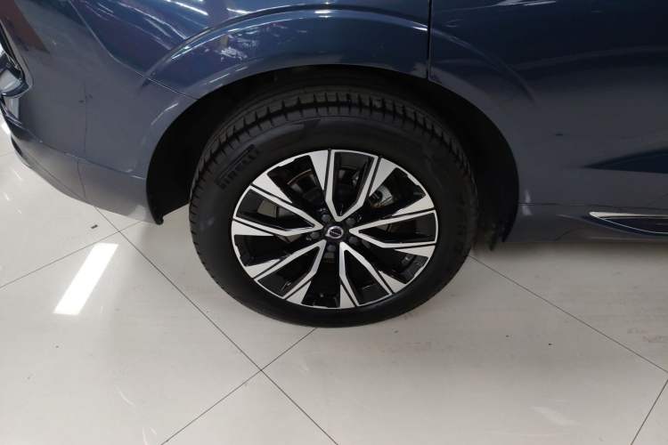 Used Volvo XC60 2024 B5 4x4 Smart Luxury Edition