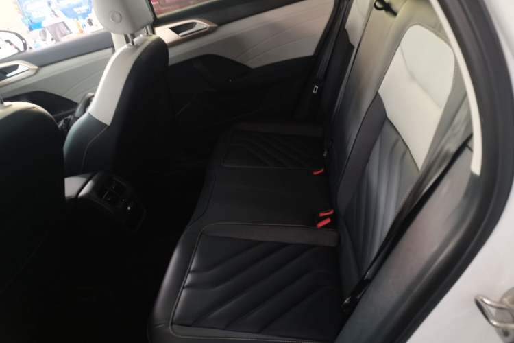 Used Volkswagen Tharu 2023 300TSI Two-Wheel-Drive Full Moon Edition
