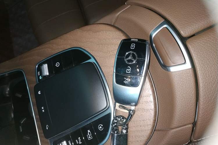 Used Mercedes-Benz E-Class 2022 Second Facelift E 300 L Fashion Edition
