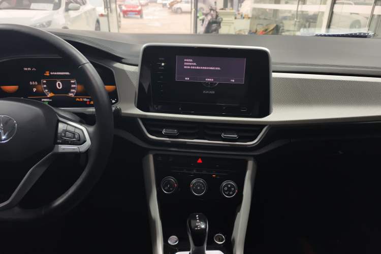 Used Volkswagen T-ROC 2024 280TSI DSG Two-Wheel-Drive Time Edition
