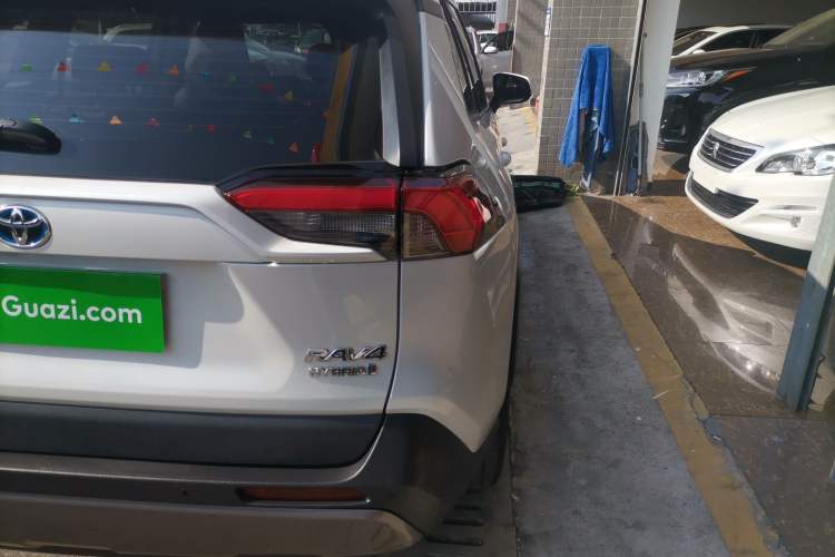 Used Toyota RAV4 2022 Dual-Engine 2.5L E-CVT Four-Wheel Drive Elite Plus Edition
