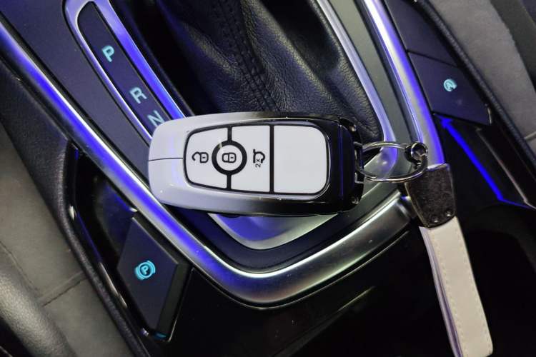 Used Ford Edge 2018 EcoBoost 245 Two-Wheel-Drive Titanium 7-Seater China VI Standard
