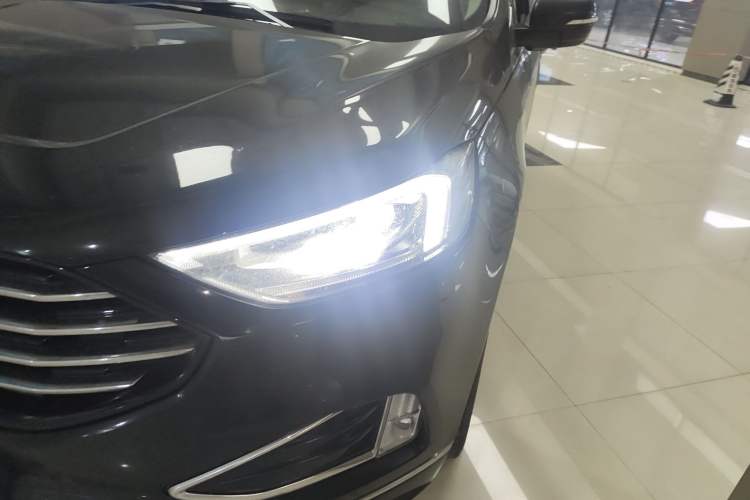 Used Ford Edge 2020 EcoBoost 245 Two-Wheel Drive Titanium 7-Seater