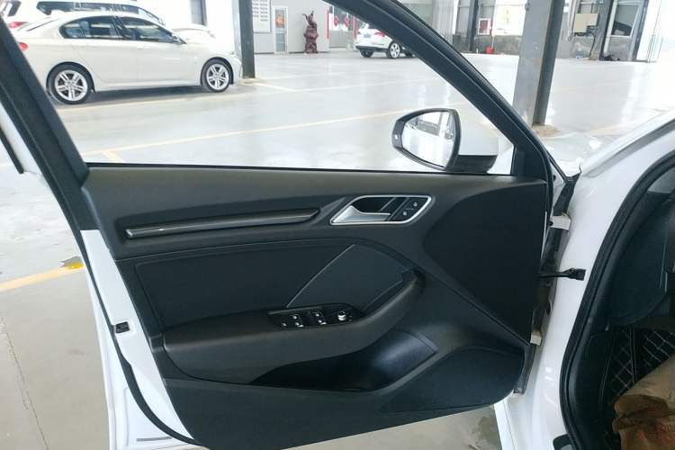 Used Audi A3 2017 Sportback 35 TFSI Fashion Model
