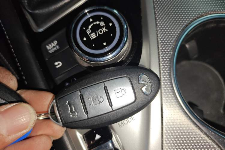 Used Infiniti Q50L 2015 2.0T Enjoyment Edition
