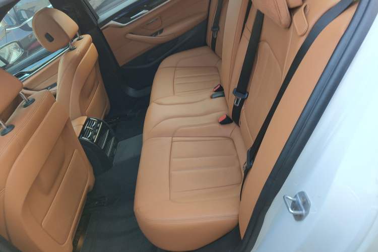 Used BMW 5 Series 2018 Restyled 530Li Leading Edition M Sport Package
