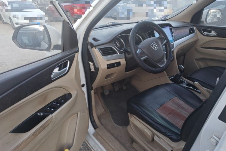 Used Baojun 730 2016 Revised 1.5L Manual Standard Version 7 Seats China V Emission Standard