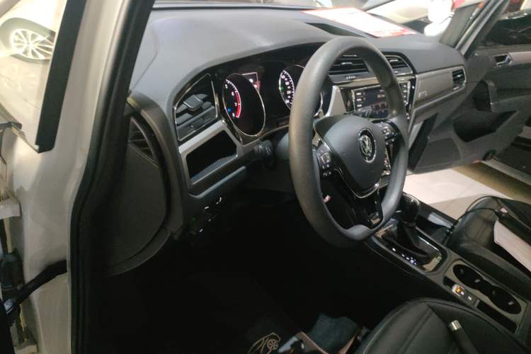 Used Volkswagen Touran 2018 Volkswagen Touran L 280TSI DSG Comfort Edition 7 Seats China V Emission Standard