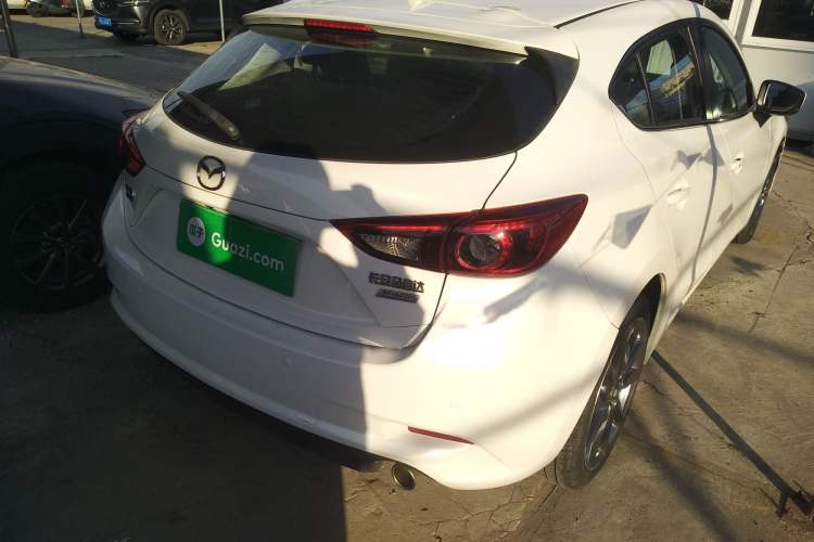Used Mazda Mazda 3 Axela 2017 Hatchback 2.0L Automatic Sport Model China V Emission Standard