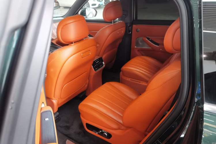 Used Hima AITO M8 2025 Extended-Range Ultra Version 53.4 kWh 6-Seater Edition
