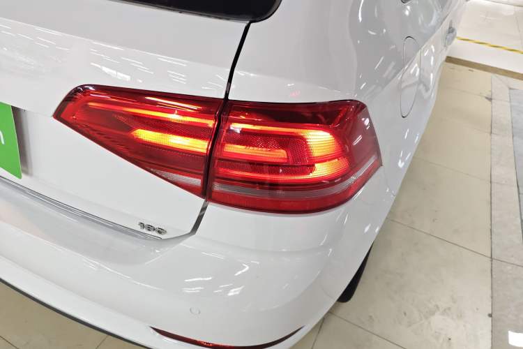 Used Volkswagen Santana 2017 Haval H9 1.6L Automatic Comfort Edition
