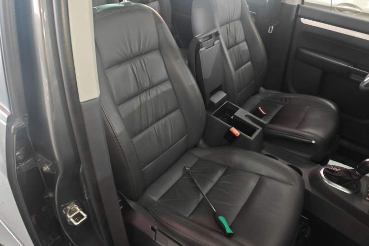 Used Volkswagen Touran 2015 1.4T DSG Luxury Edition 5-Seater