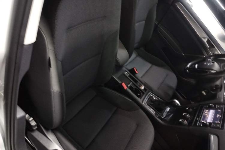 Used Volkswagen Golf 2018 230TSI Automatic Comfort Model
