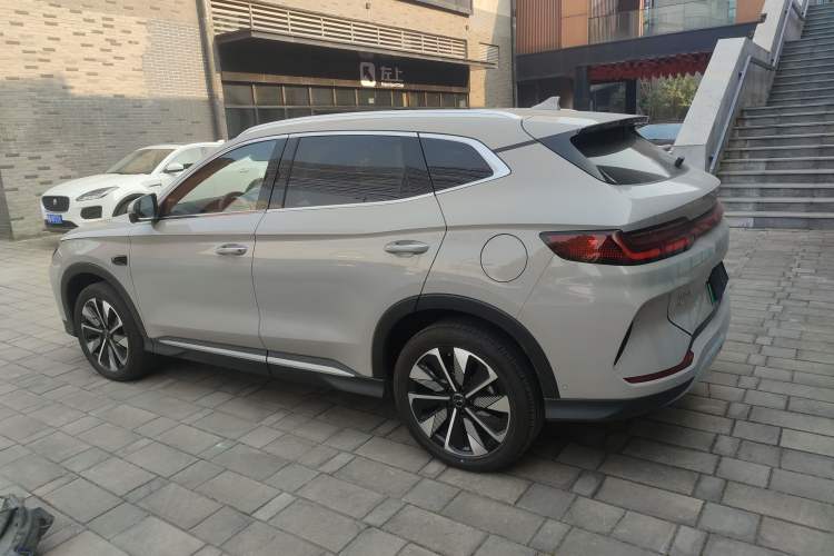 Used BYD Song PLUS New Energy 2025 EV Intelligent Driving Version 520km Premium Model
