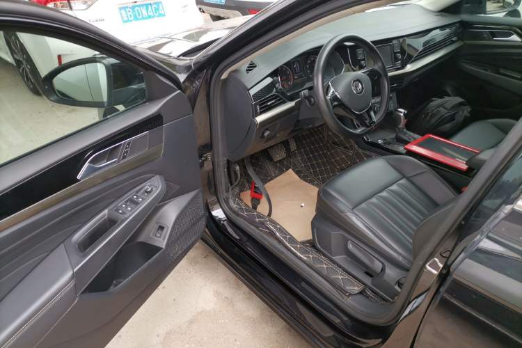 Used Volkswagen Passat 2019 280TSI Business Edition China VI