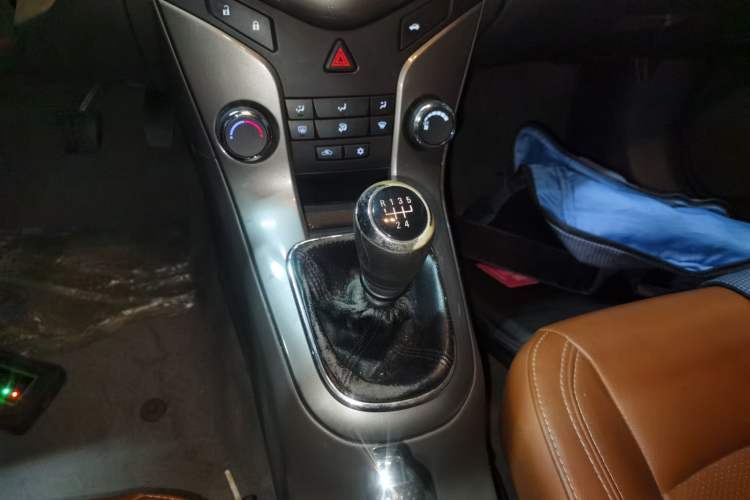 Used Chevrolet Cruze 2015 1.5L Classic SE MT
