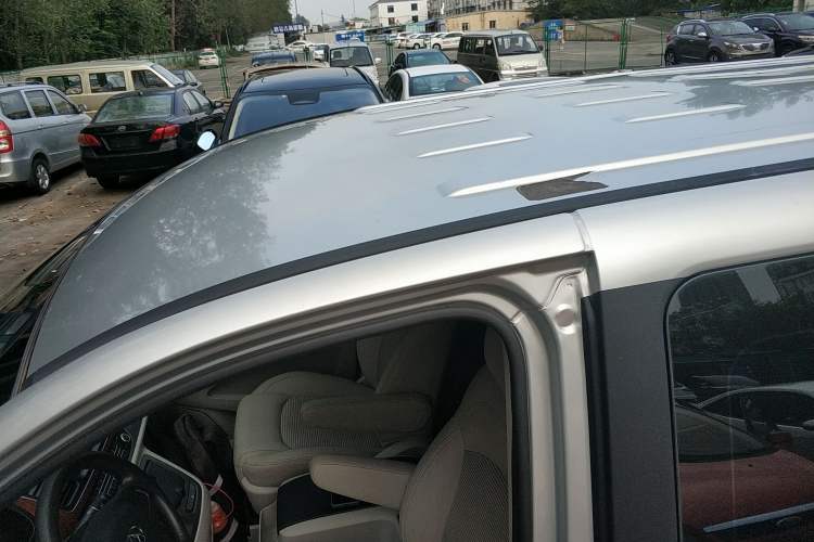 Used SAIC MAXUS G10 2016 2.0T Automatic Elite Edition
