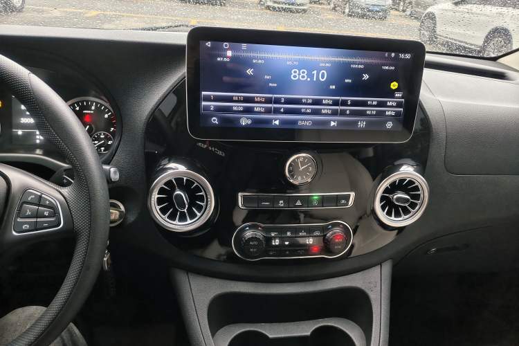 Used Mercedes-Benz Vito 2023 2.0T Elite Version 7 Seats