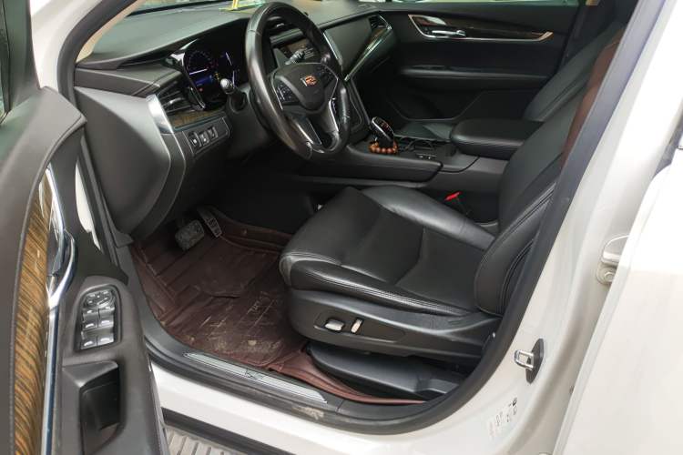 Used Cadillac XT5 2016 25T Luxury Model
