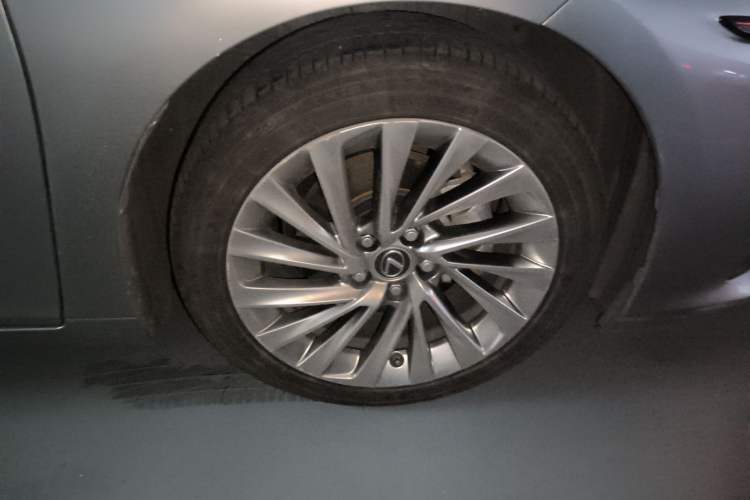 Used Lexus ES 2018 300h Executive Version China V Standard
