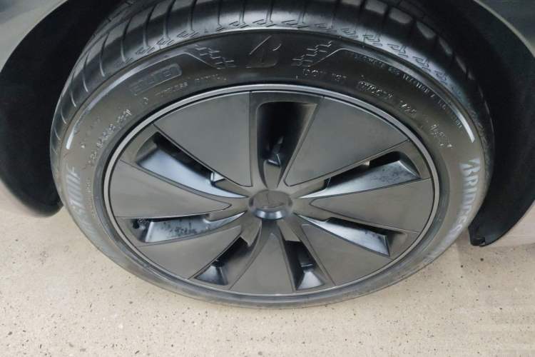 Used Tesla Model 3 2025 Rear-Wheel-Drive Version
