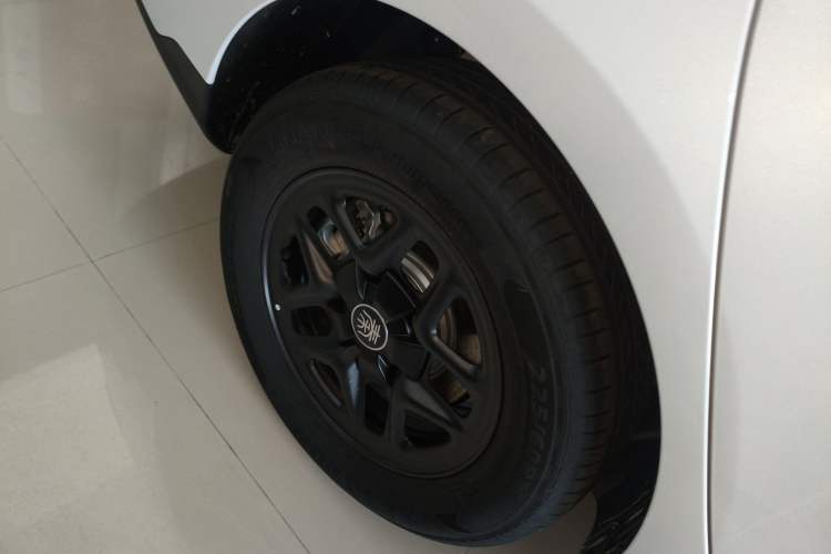 Used BYD Qin PLUS 2025 DM-i Smart Drive 55KM Leading Model
