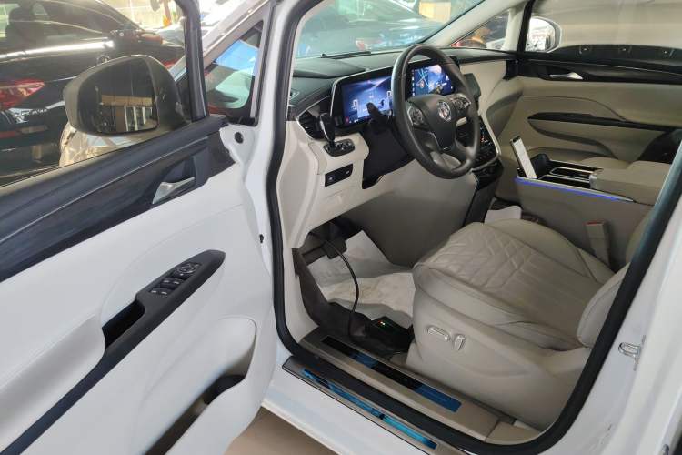 Used Buick GL8 2023 ES Lu Zun Comfort Model
