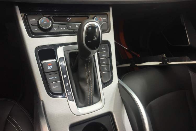 Used Geely Auto Emgrand X7 Sport 2016 1.8TD Automatic Smart Connectivity Version
