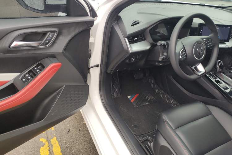 Used MG 5 2022 180 DVVT CVT Youth Luxury Edition
