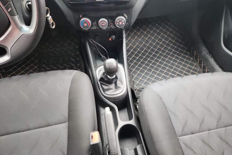 Used Kia K2 2015 Sedan 1.4L MT GLS
