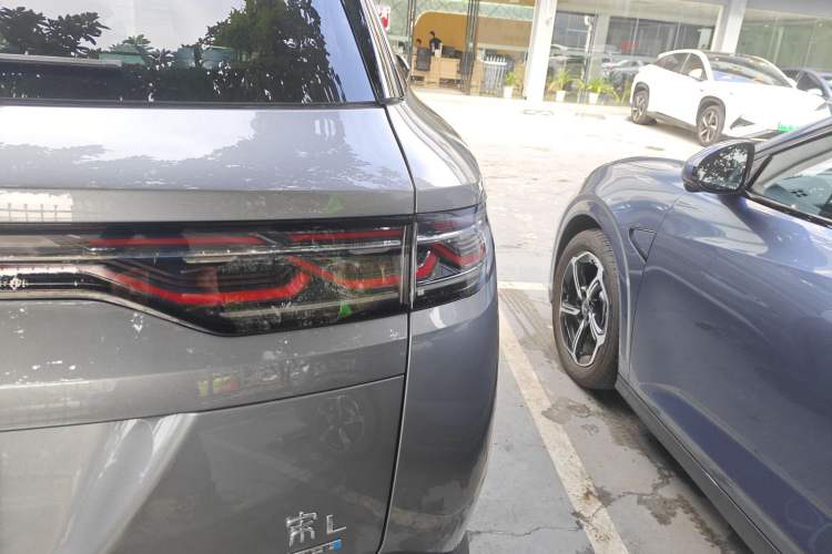 Used BYD Song L DM-i 2025 Intelligent Driving Version 160 km Beyond-Range Type
