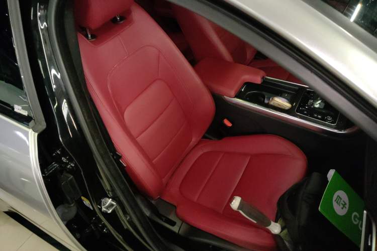 Used Jaguar XEL 2021 2.0T 250 PS Black Edition Sport Version