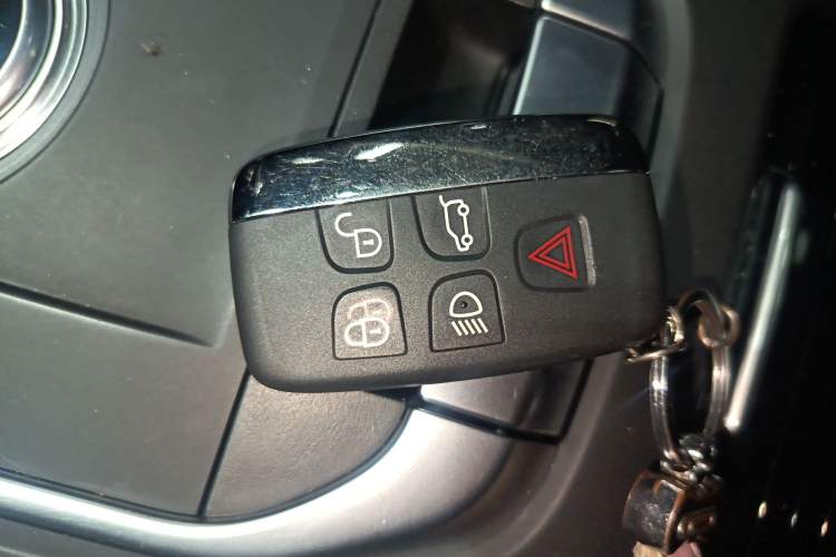 Used Land Rover Discovery Sport 2018 240 PS SE Version
