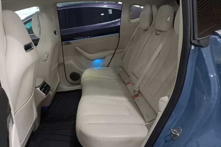 Used Hima Luxeed R7 2024 All-Electric 667 km Max
